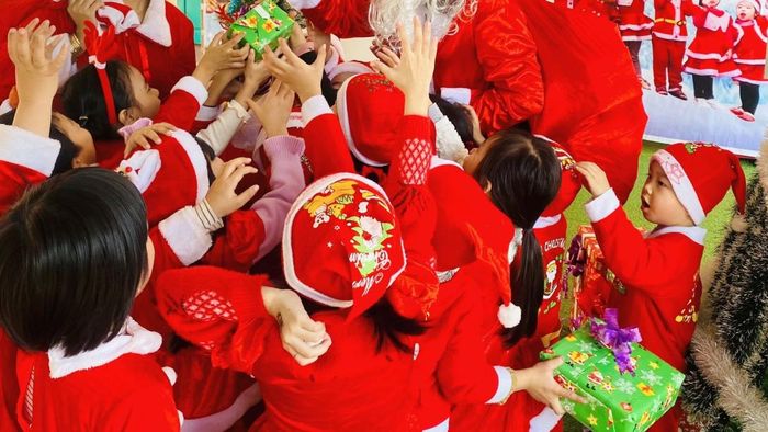 Nón Noel đẹp dành cho bé